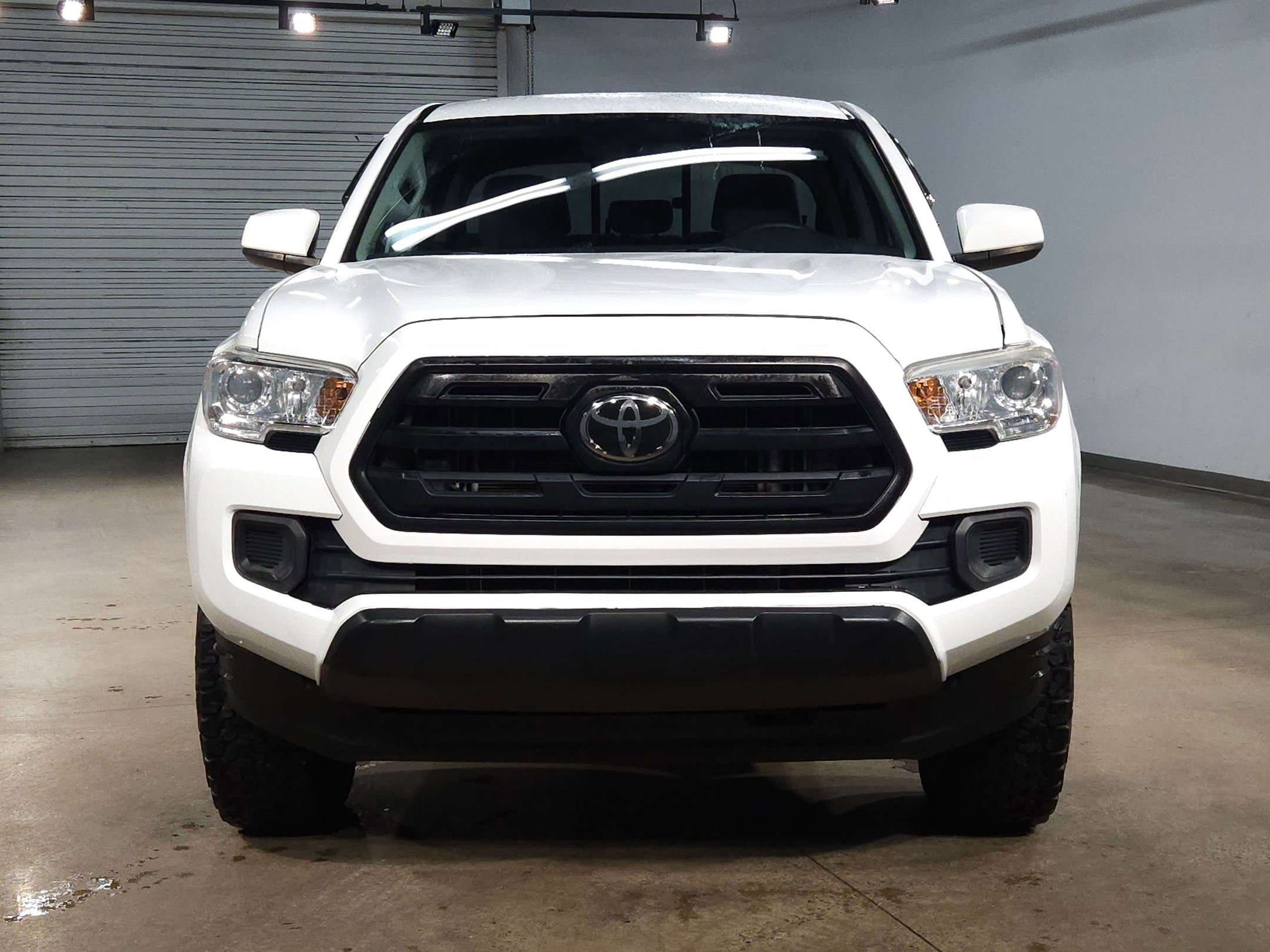 Used 2019 Toyota Tacoma SR with VIN 5TFAX5GN6KX139977 for sale in Little Rock
