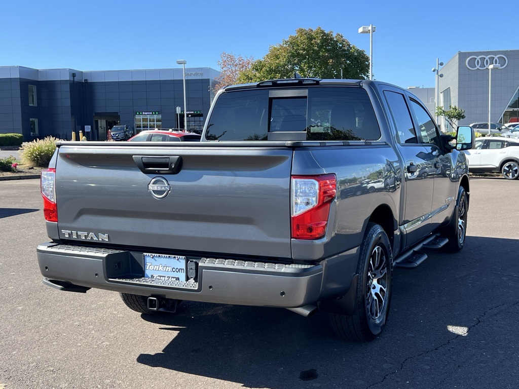 2023 Nissan Titan SV photo 7