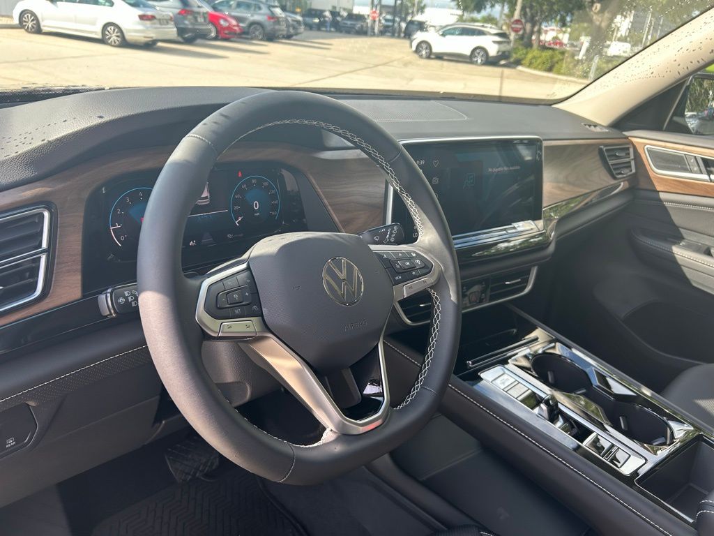 2026 Volkswagen Atlas SE Technology photo 9