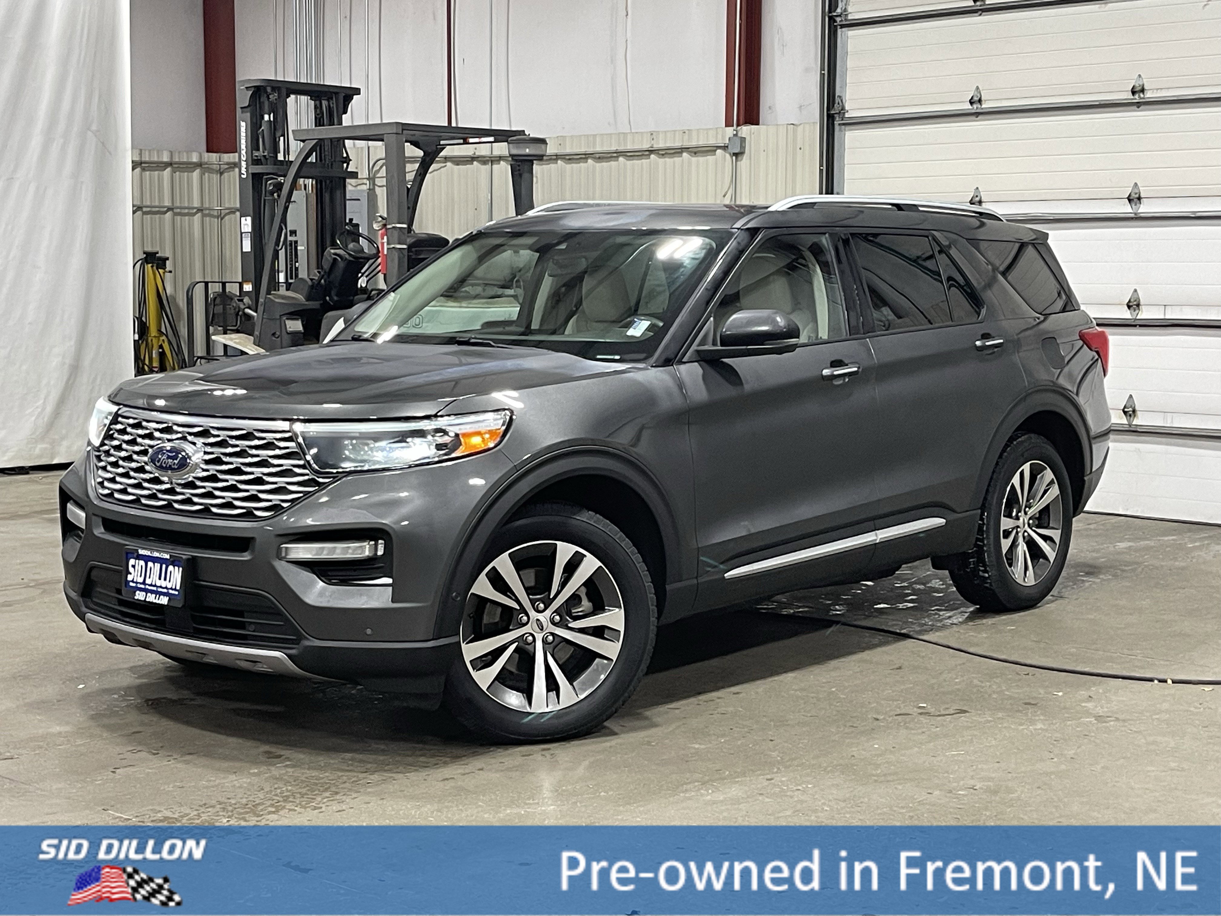 2020 Ford Explorer Platinum's photo