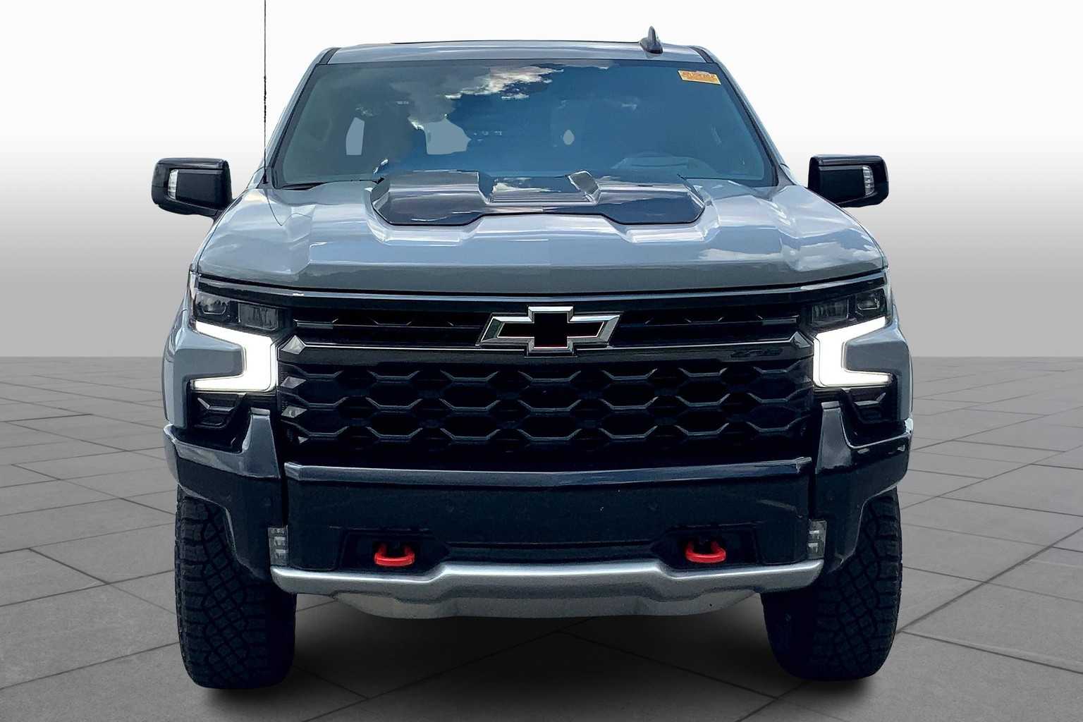 2025 Chevrolet Silverado 1500 ZR2 photo 3