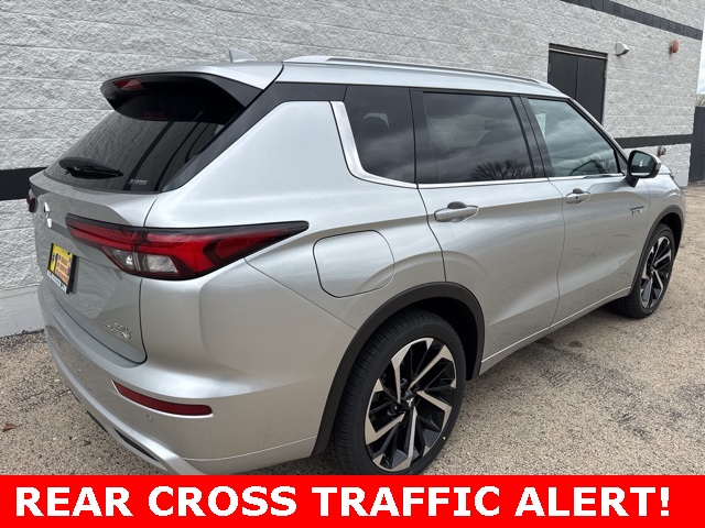 2025 Mitsubishi Outlander PHEV SEL photo 3