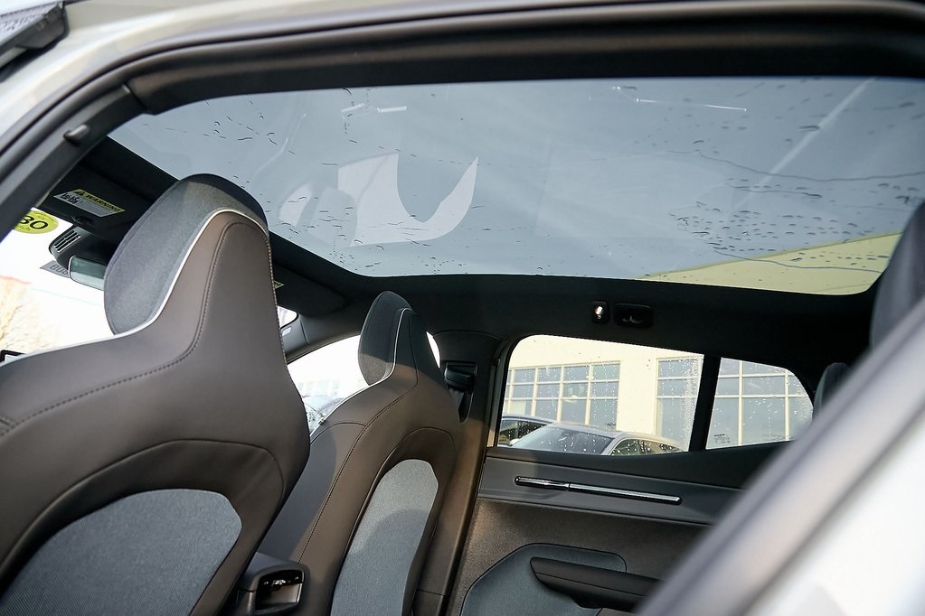 2026 VOLVO EX30 - Image 18