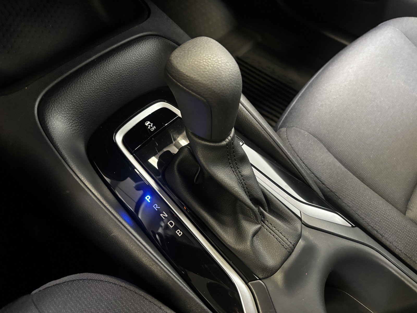 2025 Toyota Corolla LE photo 11