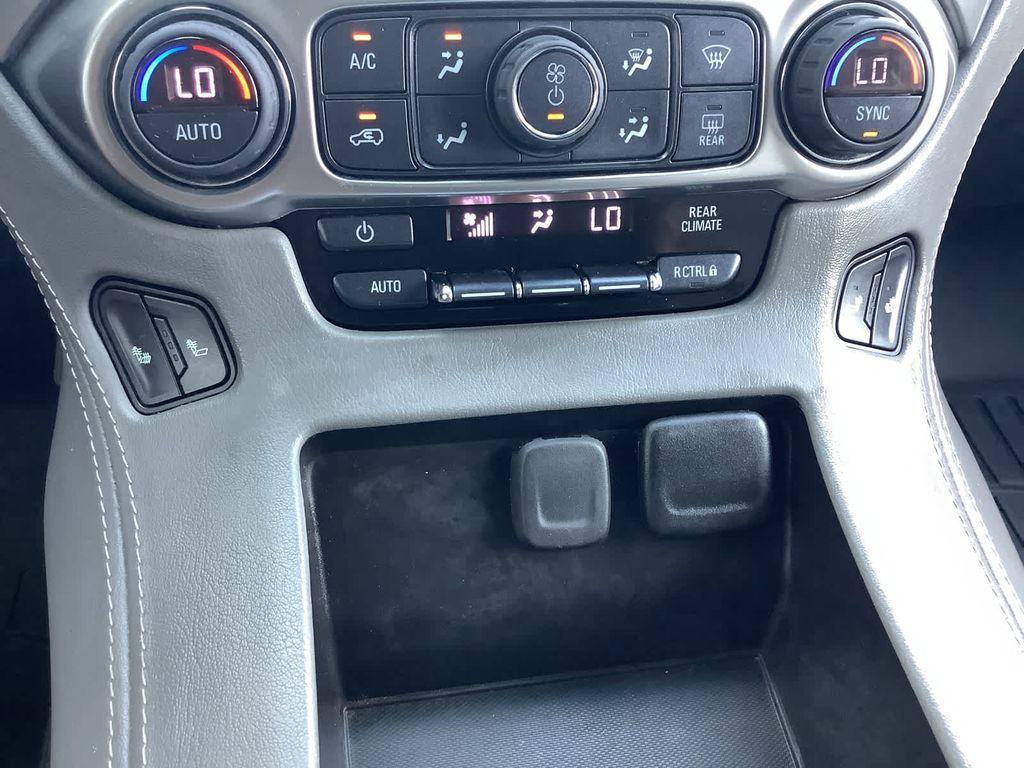 2019 Chevrolet Suburban LT photo 20