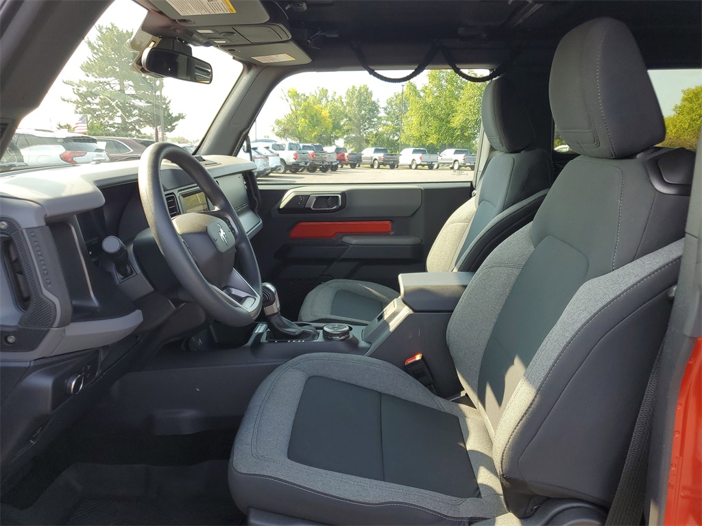 2022 Ford Bronco Base photo 4