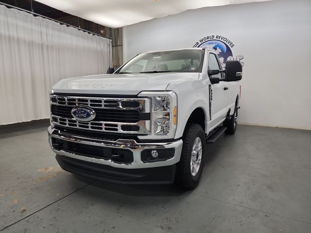 2026 Ford F-350 XLT photo 3