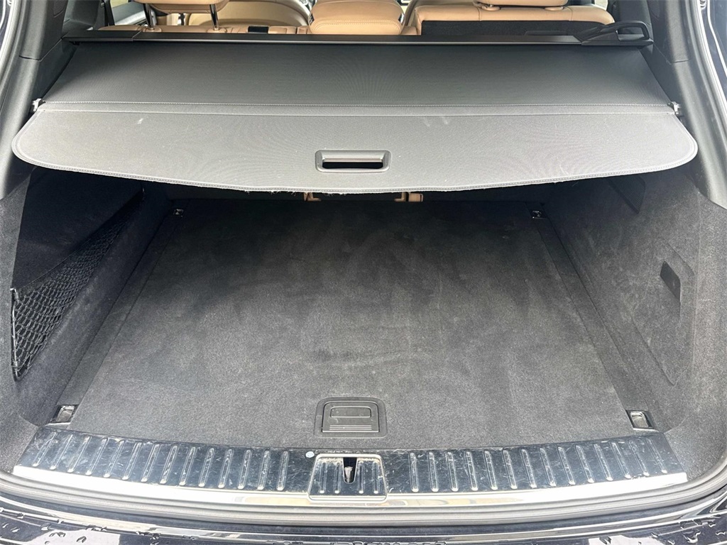 2022 Porsche Cayenne Base photo 14