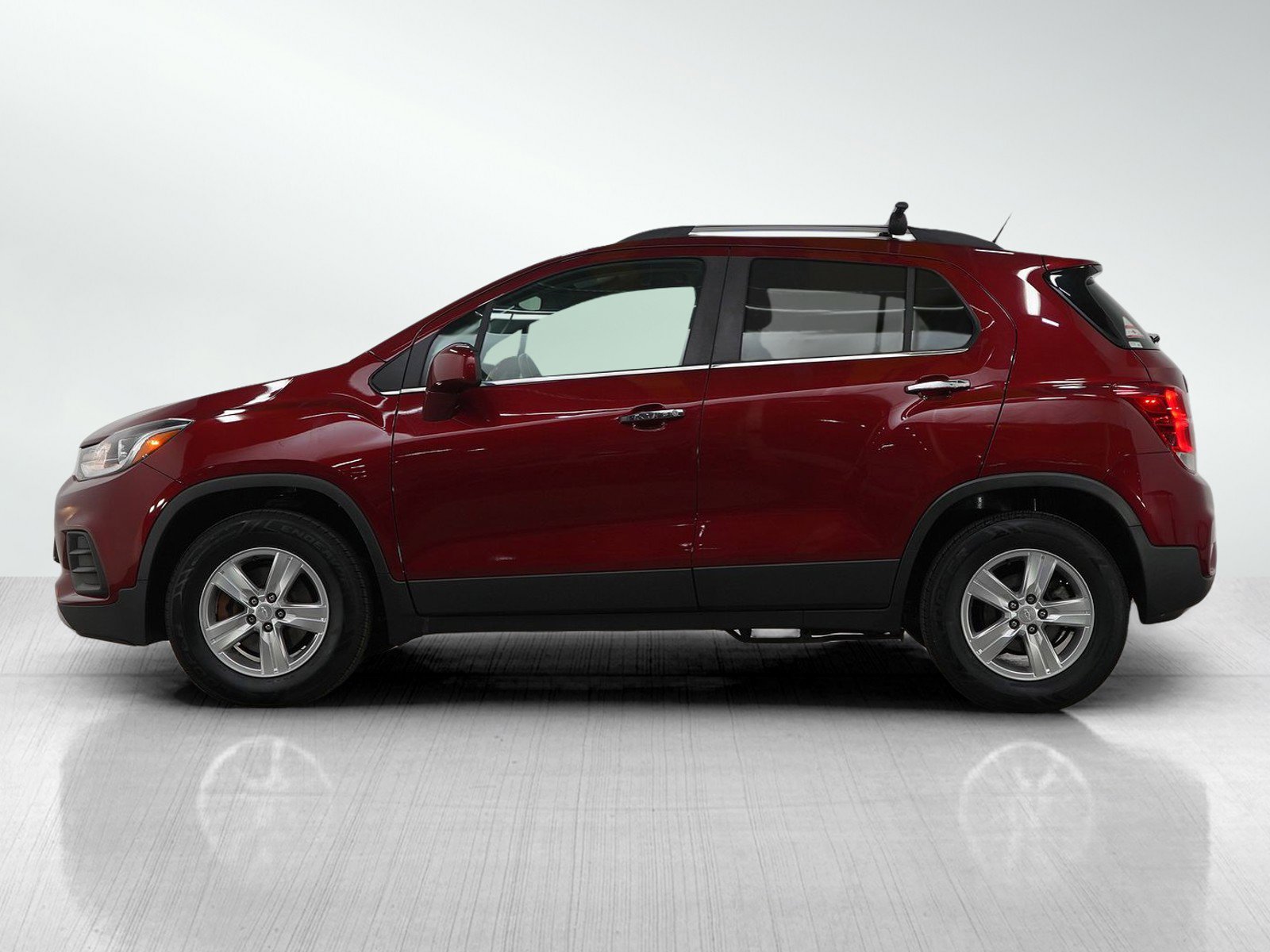 Used 2018 Chevrolet Trax LT with VIN 3GNCJPSB3JL394820 for sale in White Bear Lake, Minnesota