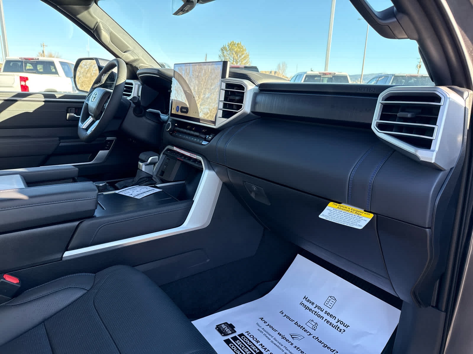 2025 Toyota Tundra Platinum CrewMax photo 36