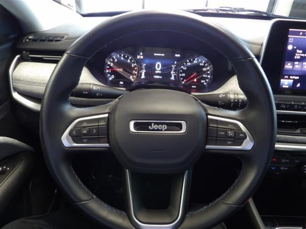 2022 Jeep Compass Latitude photo 24