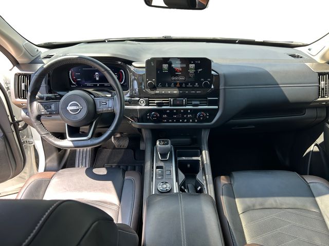2024 Nissan Pathfinder Platinum photo 18