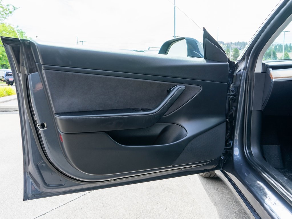 2020 Tesla Model 3 Long Range photo 13