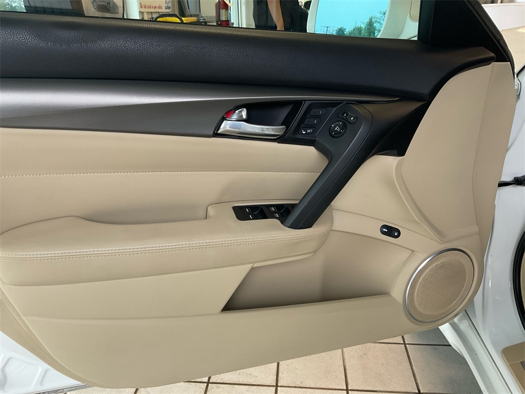 2013 Acura TL Technology photo 17