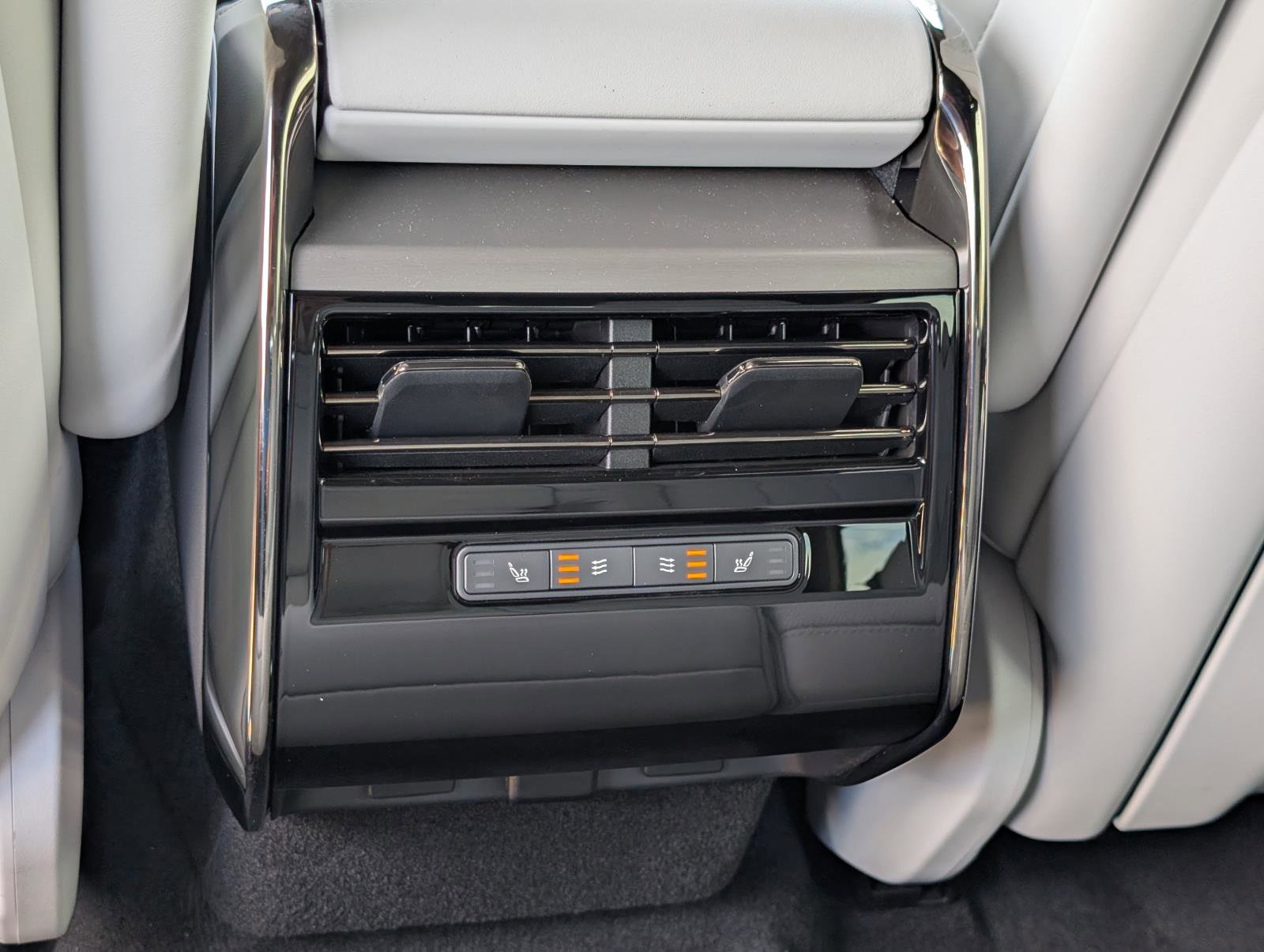 2025 Land Rover Range Rover Sport SE photo 23