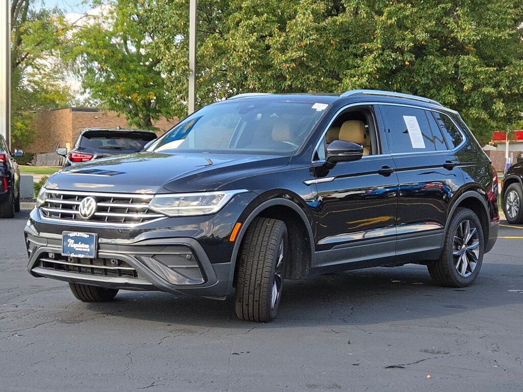 2023 Volkswagen Tiguan SE photo 3
