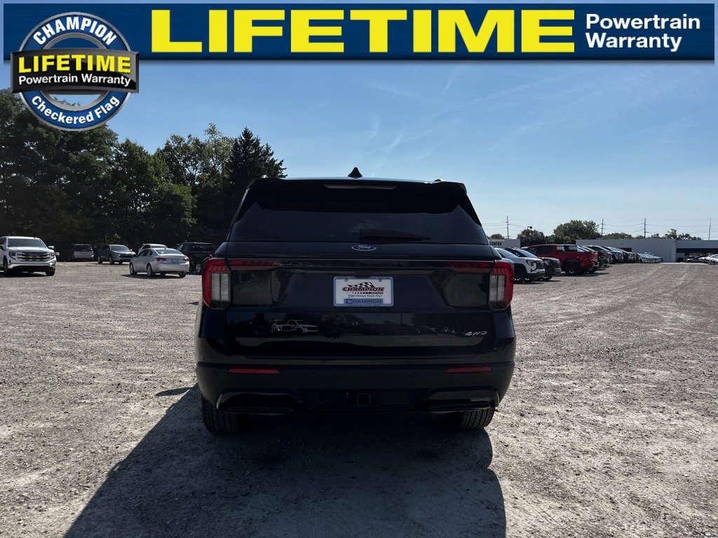 2025 Ford Explorer ST-Line photo 4