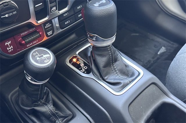 2025 Jeep Wrangler Rubicon photo 19