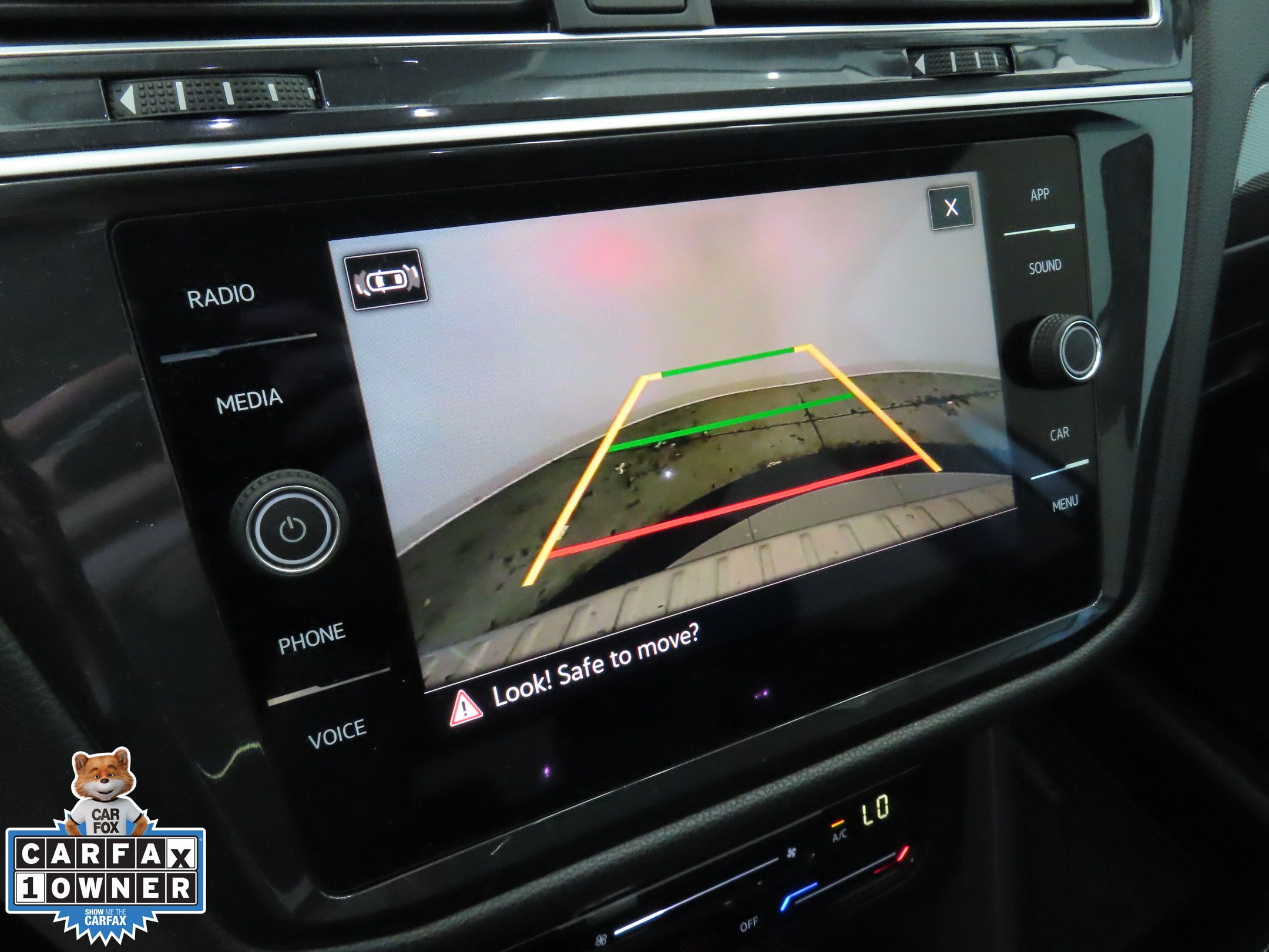 2023 Volkswagen Tiguan SE photo 16