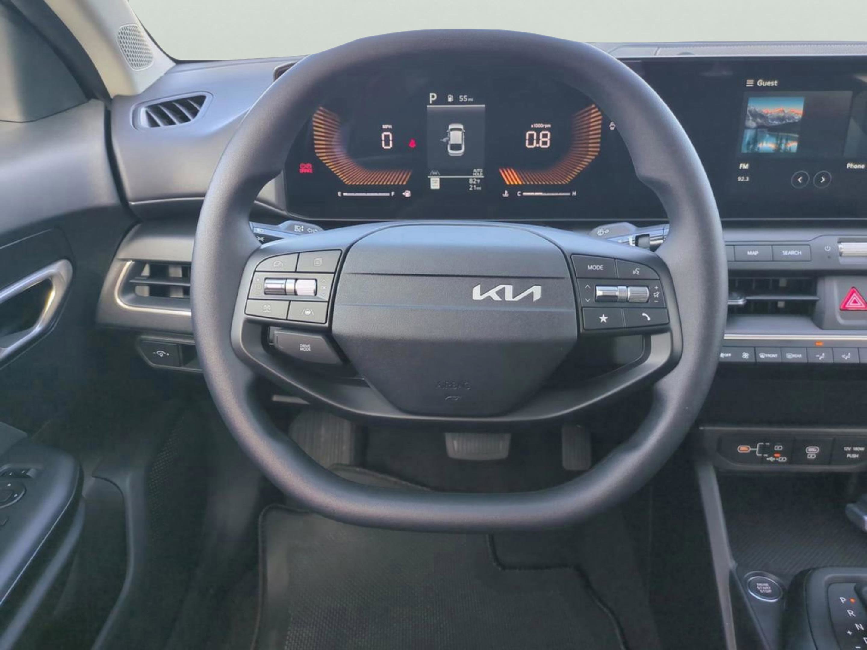 2025 Kia K4 LXS photo 14