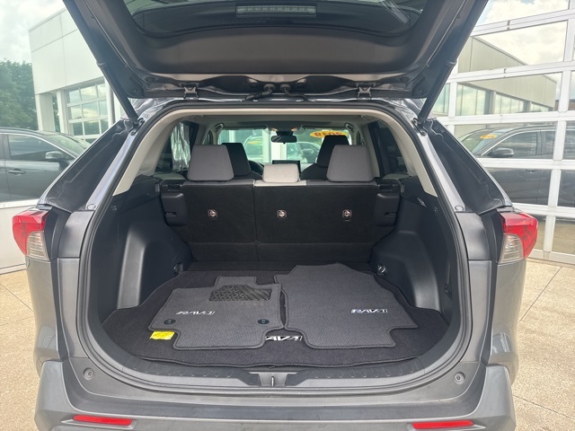 2019 Toyota RAV4 XLE photo 25
