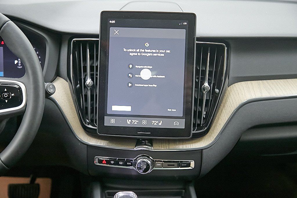 2026 VOLVO XC60 - Image 25