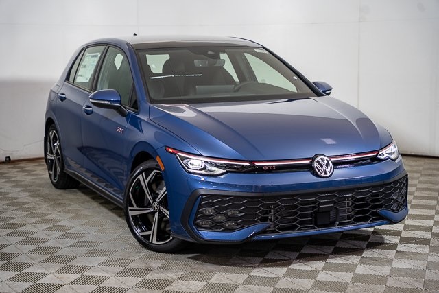 2025 Volkswagen Golf GTI SE photo 3
