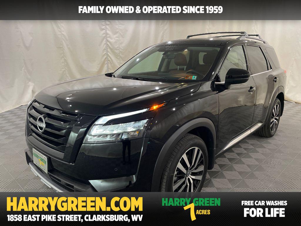 2025 Nissan Pathfinder Platinum's photo