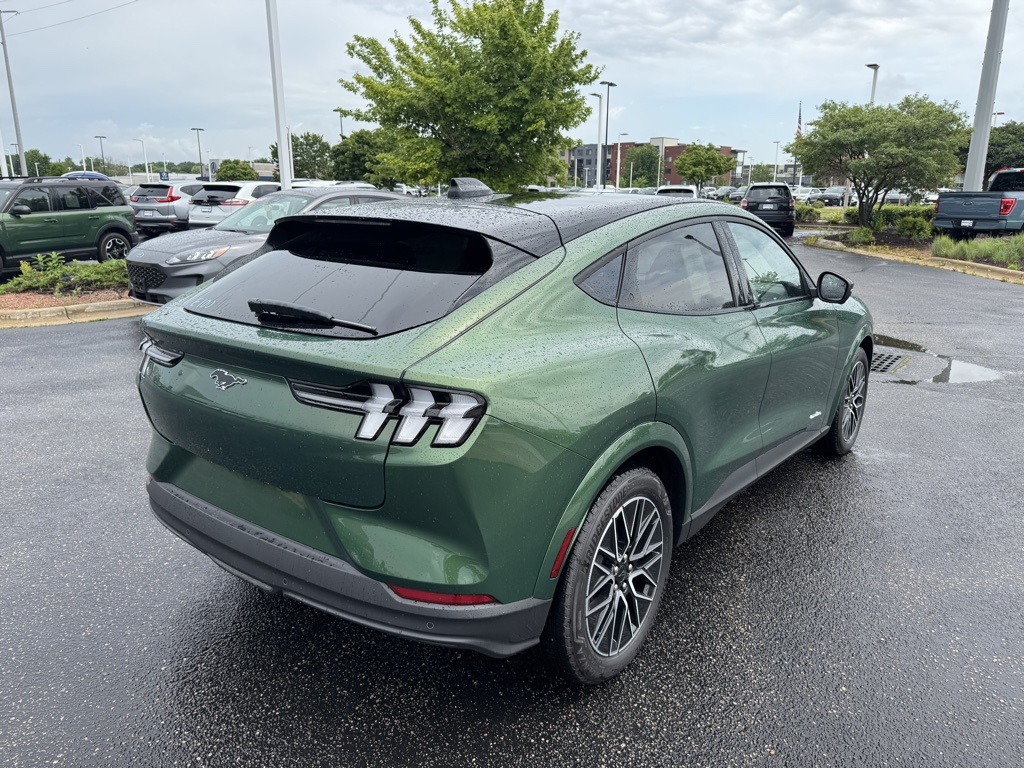 2025 Ford Mustang Mach-E Premium photo 4