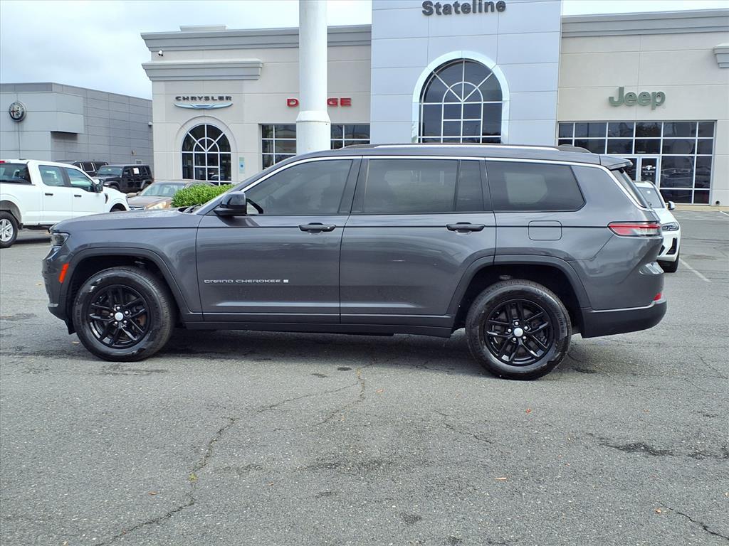 2022 Jeep Grand Cherokee Laredo photo 14