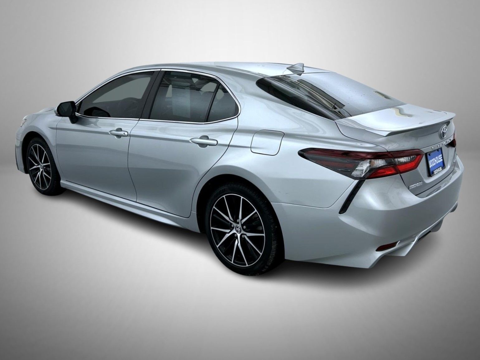 2023 Toyota Camry SE photo 7