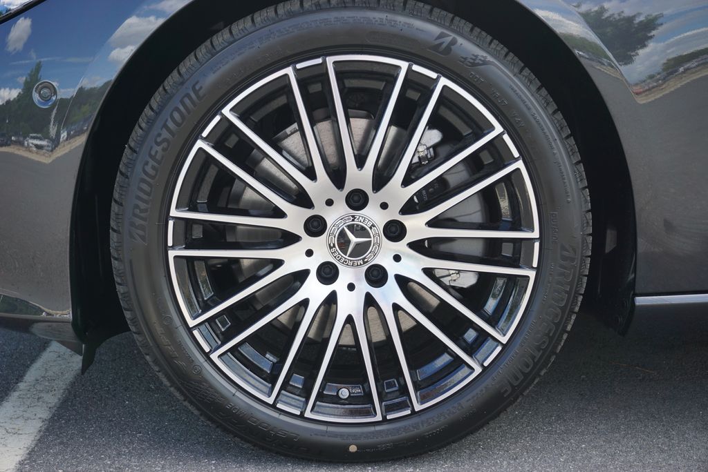 2025 Mercedes Benz C 300 4MATIC photo 17