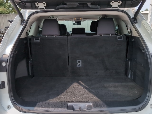 2024 Toyota Highlander LE photo 38