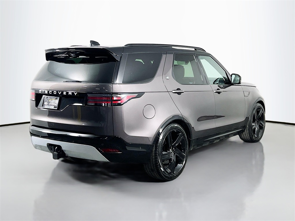 2025 Land Rover Discovery Metropolitan Edition photo 2