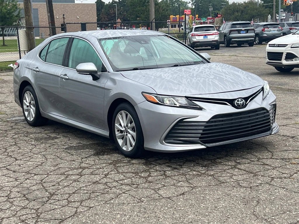 2023 Toyota Camry LE photo 7