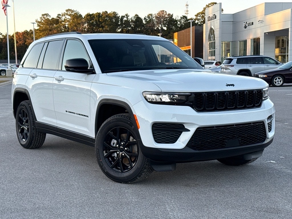2025 Jeep Grand Cherokee Altitude's photo