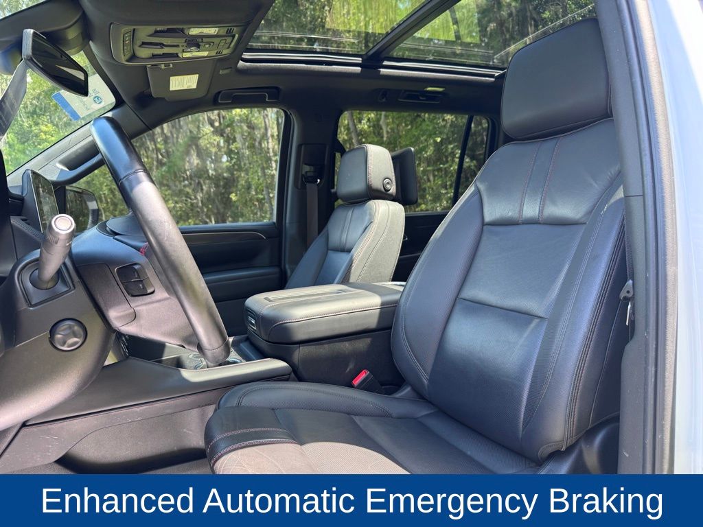 2023 Chevrolet Suburban RST photo 9