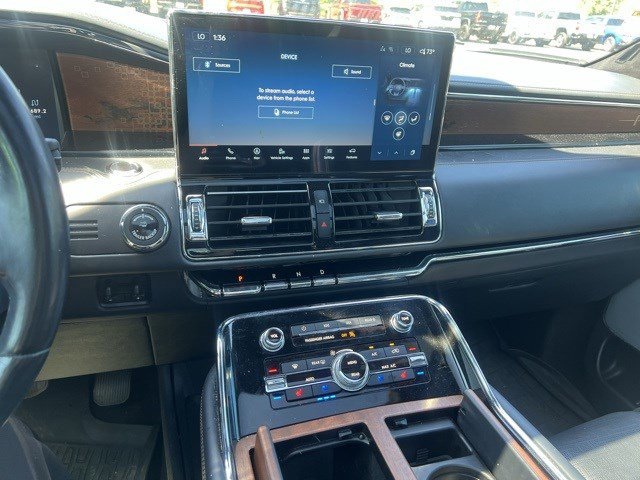 2023 Lincoln Navigator L photo 20