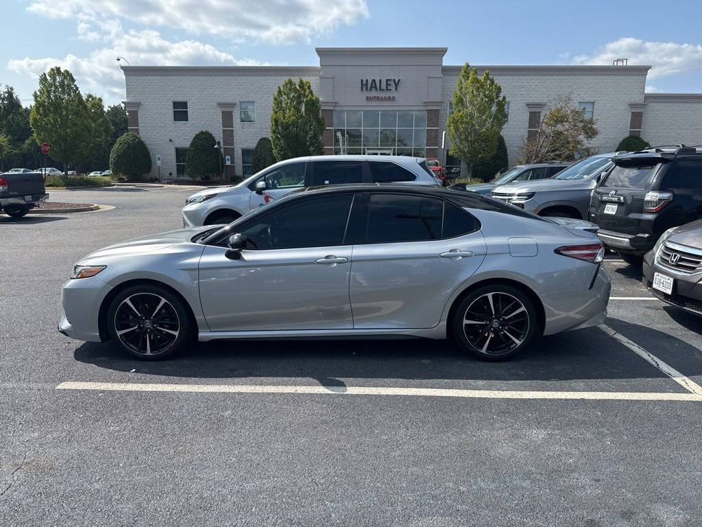 2019 Toyota Camry XSE photo 4
