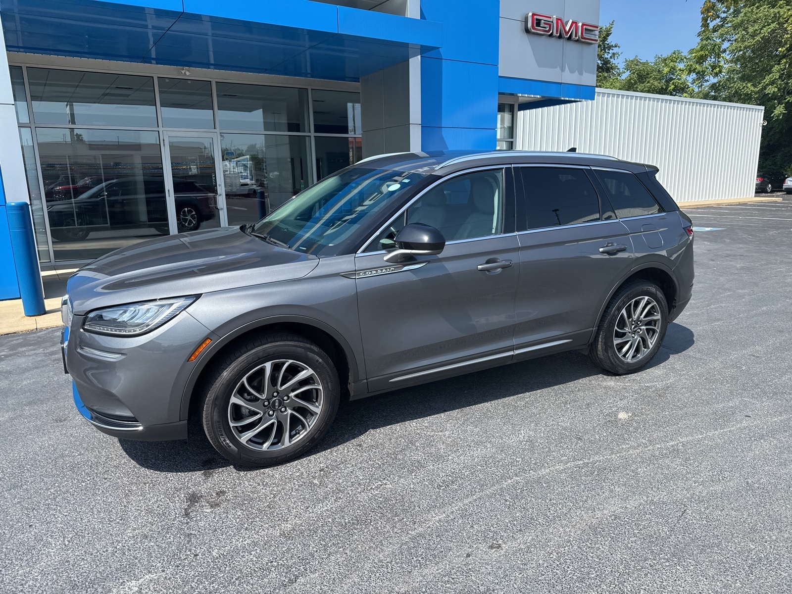 2021 Lincoln Corsair Standard photo 4