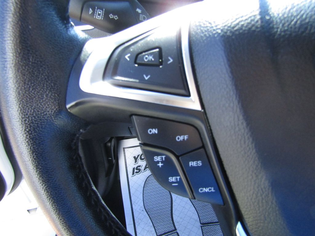 2022 Ford Edge SEL photo 19