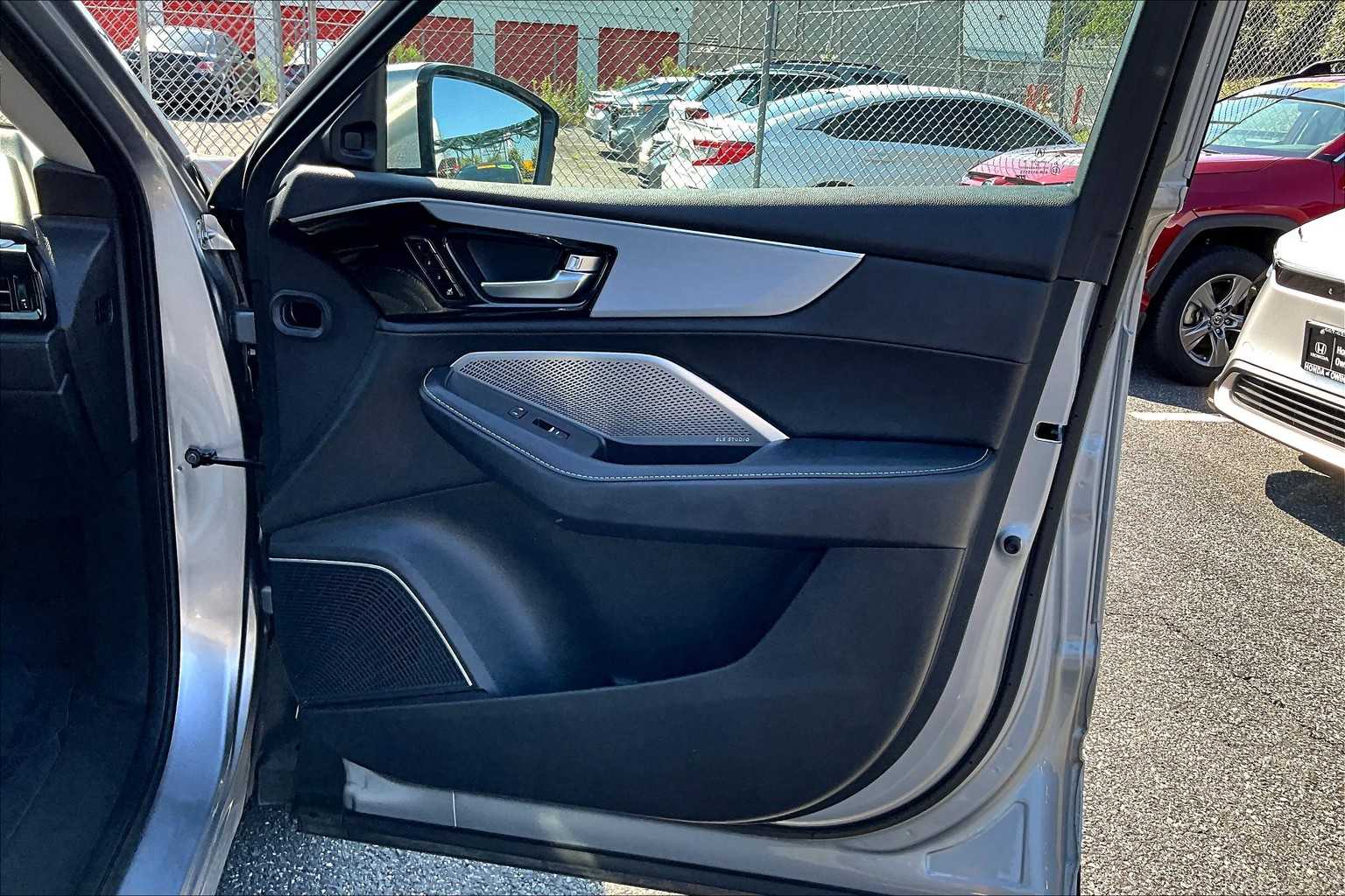 2023 Acura MDX SH-AWD Technology photo 18