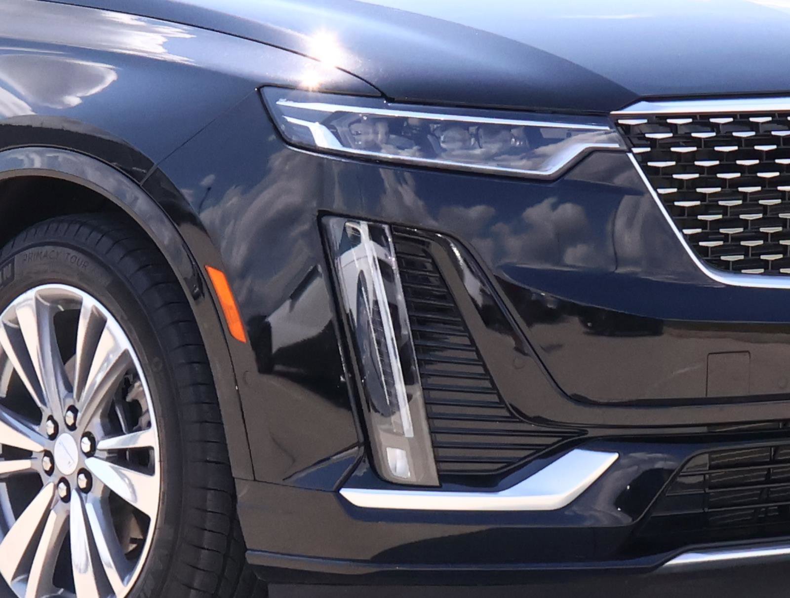 2025 Cadillac XT6 Premium Luxury photo 8