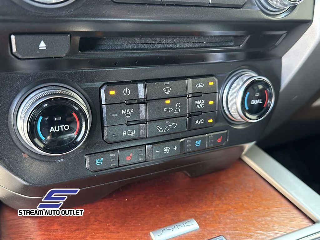 2016 Ford F-150 King Ranch photo 30
