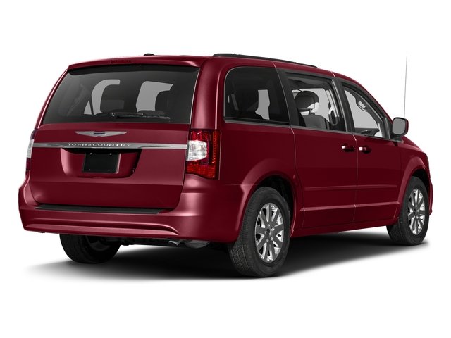 2016 Chrysler Town & Country Touring photo 2