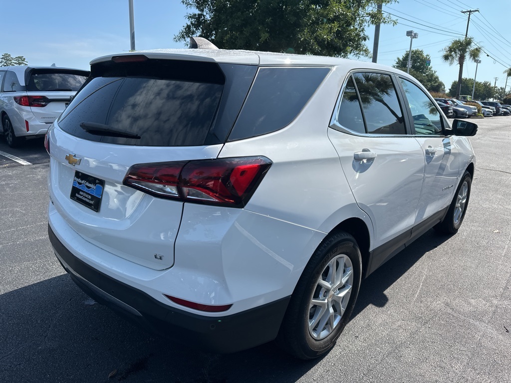 2022 Chevrolet Equinox LT photo 3