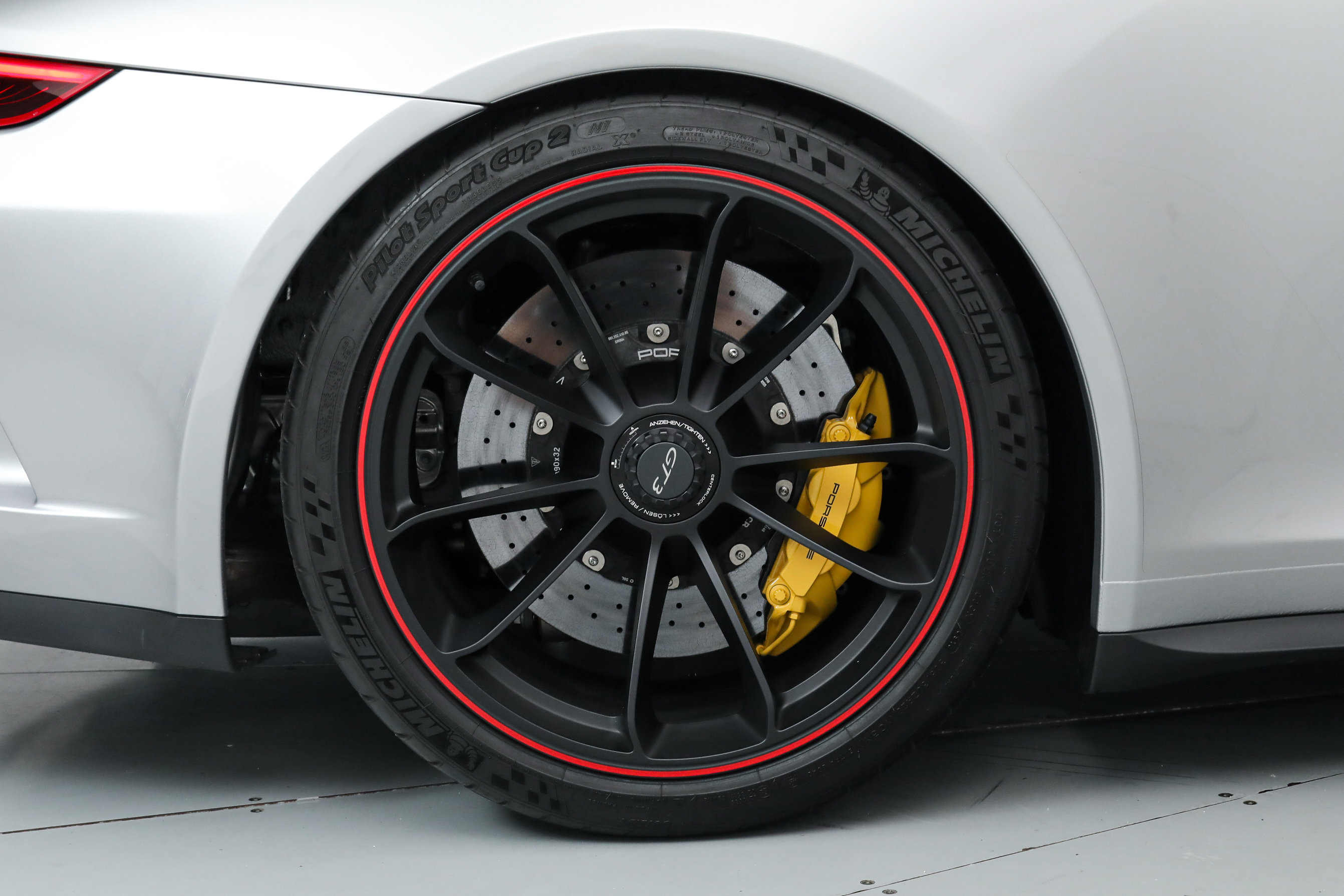 2018 Porsche 911 GT3 Coupe photo 35