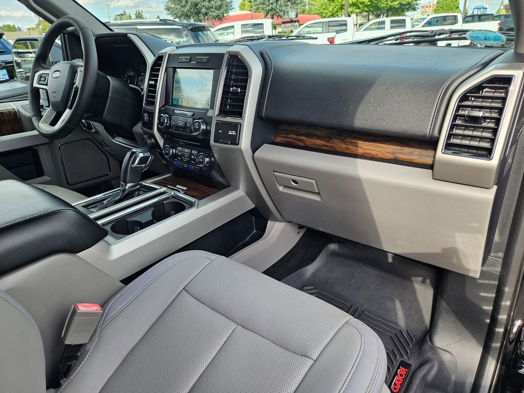 2018 Ford F-150 Lariat photo 32