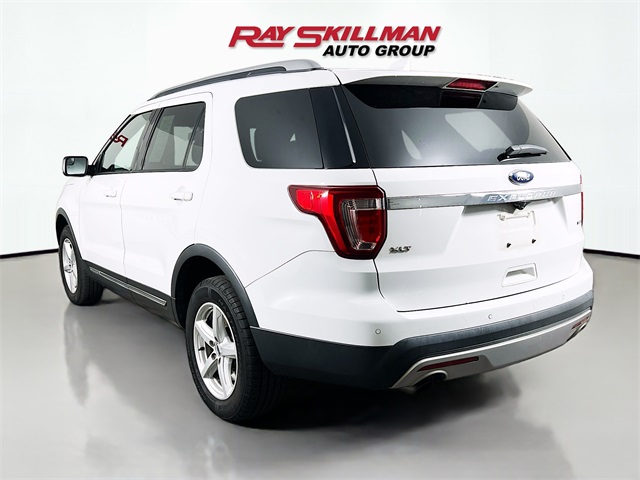 2017 Ford Explorer XLT photo 3