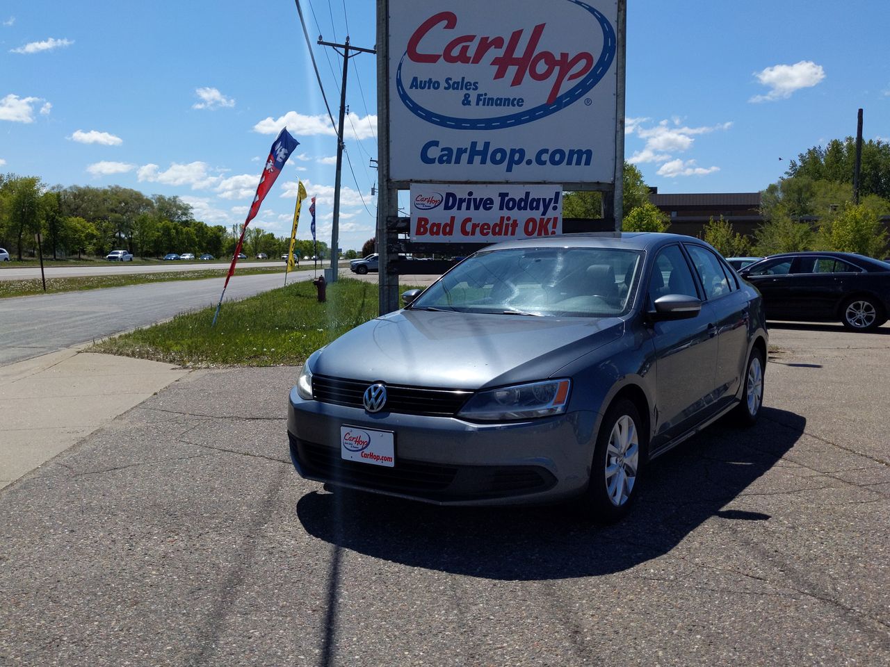 Used 2011 Grey Volkswagen  image 1